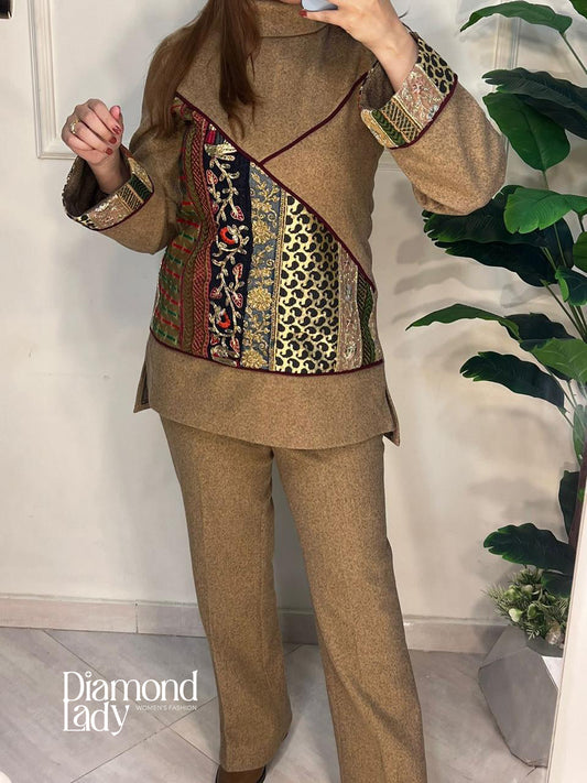 سوت صوف مبطن ستان مطرز خيوط